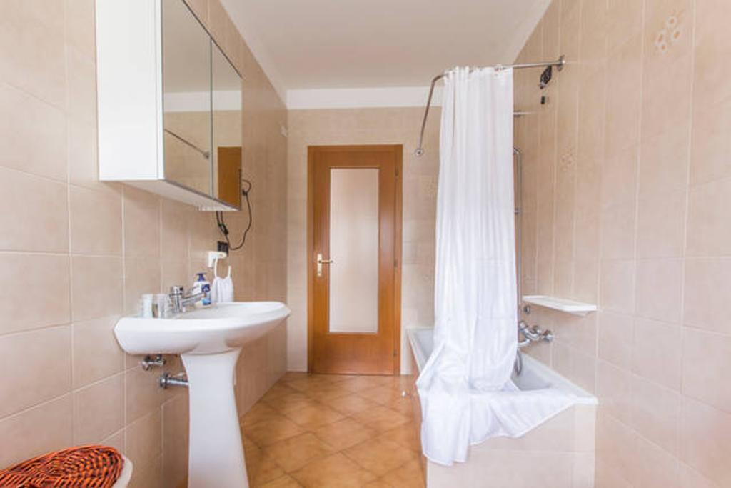 Comano Terme Apart Exterior photo